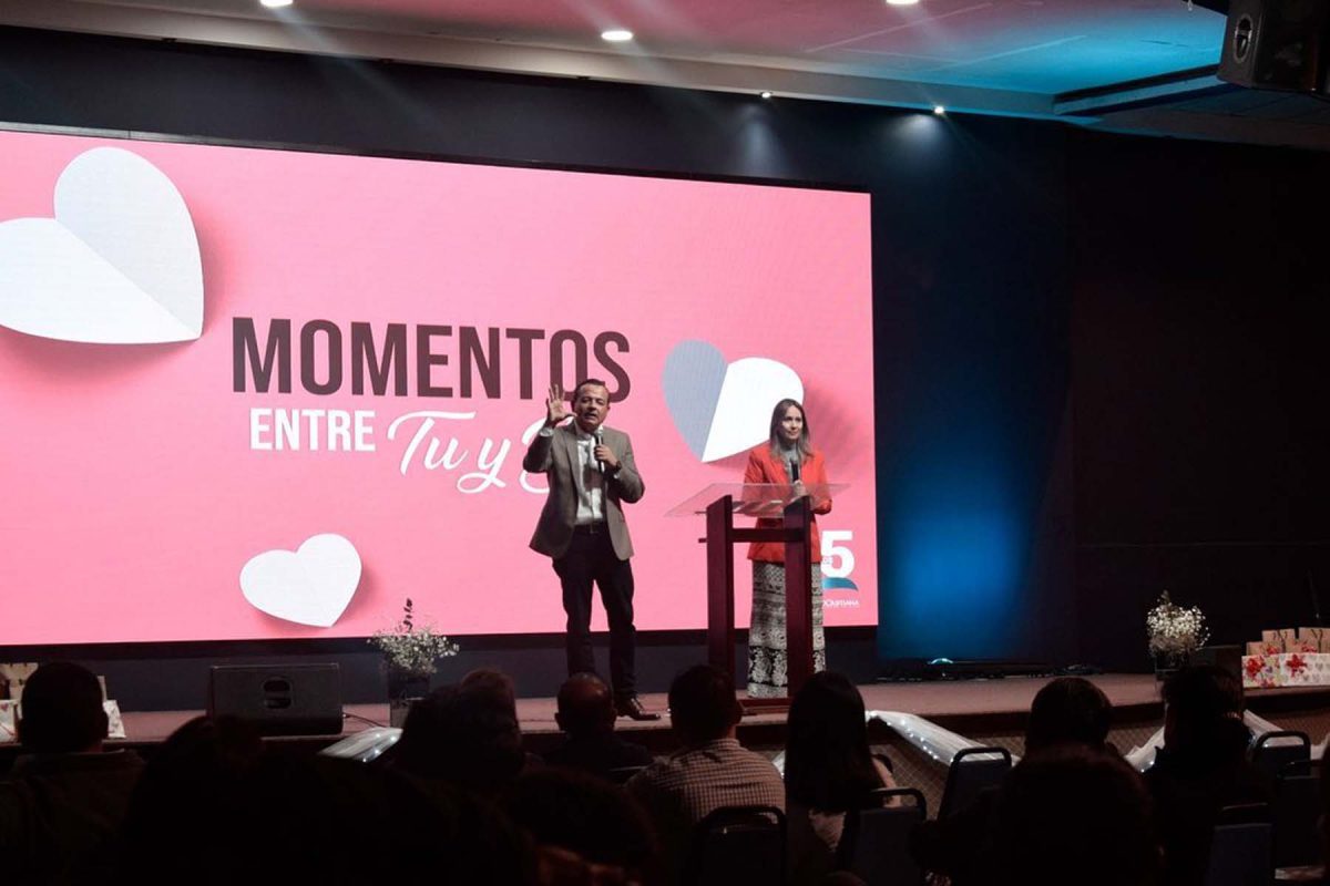 Pantalla LED en Iglesia Ciudad Cristiana, fabricada e instalada por Corpotek