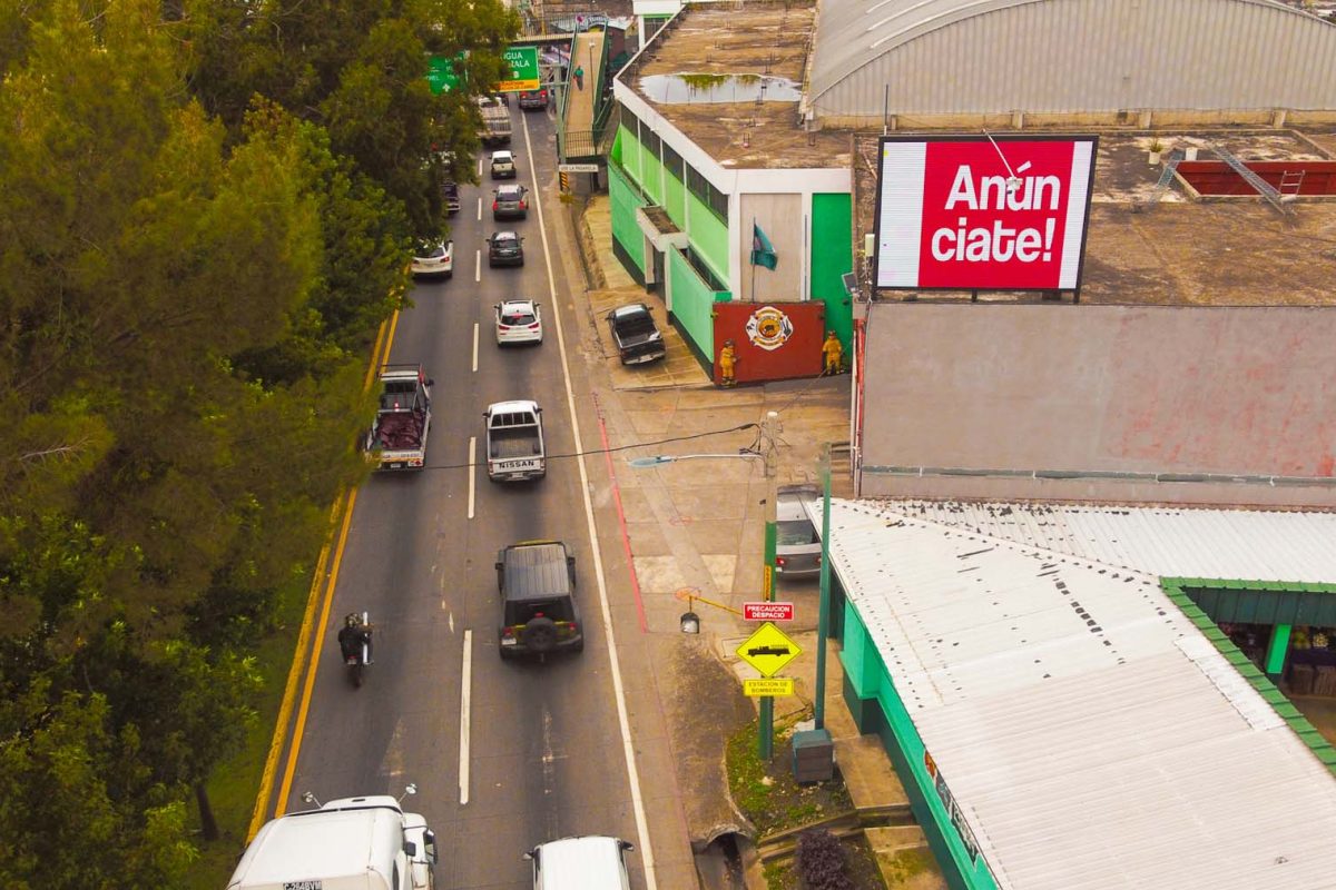 Pantalla PubliLED en San Lucas, fabricada e instalada por Corpotek
