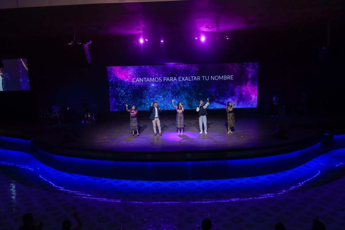 Pantalla LED en Iglesia de Dios Nueva Jerusalén, fabricada e instalada por Corpotek
