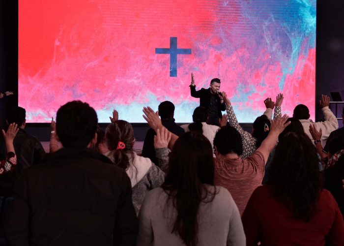Pantalla LED en Iglesia Ciudad Cristiana, fabricada e instalada por Corpotek