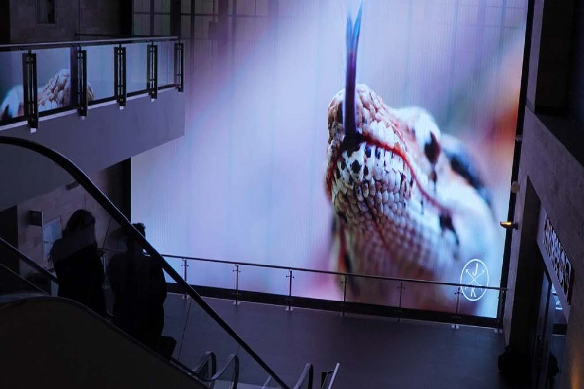Pantalla LED para Majadas Once, fabricada e instalada por Corpotek