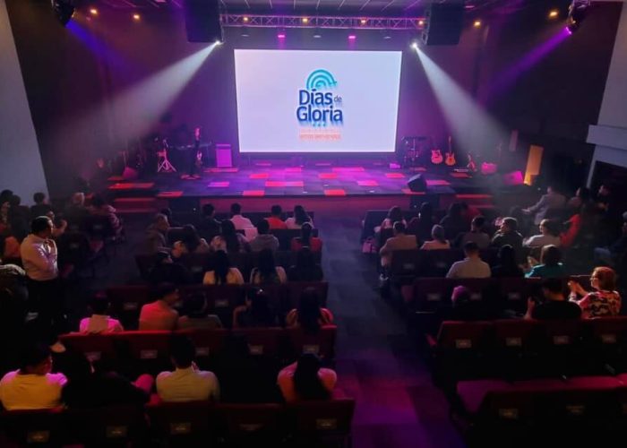 Pantalla LED para Iglesia Días de Gloria fabricada e instalada por Corpotek